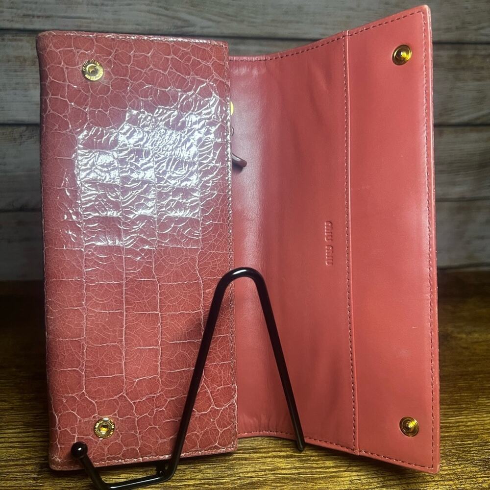 Miu Miu - Continental Wallet - Croc Embossed- Pink - Picture 5 of 12